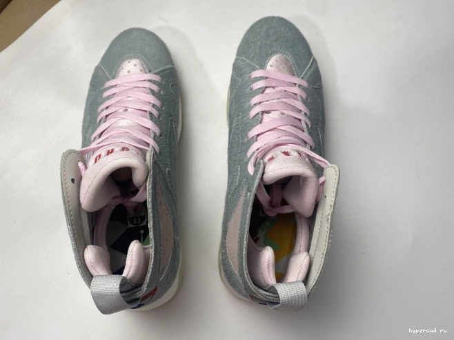 CT8528-002 Neutral 7 Air Retro Grey Jordan 0925